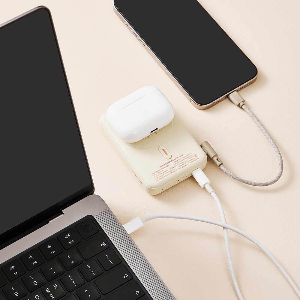 아이노트 PB100L 맥세이프 무선 충전 보조배터리 1만 상세 이미지 1